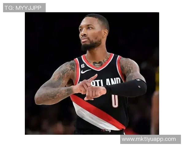 开拓者官方发布庆祝海报利拉德与杨瀚森携手替补席欢庆胜利 开拓者官方发布庆祝海报利拉德与杨瀚森携手替补席欢庆胜利