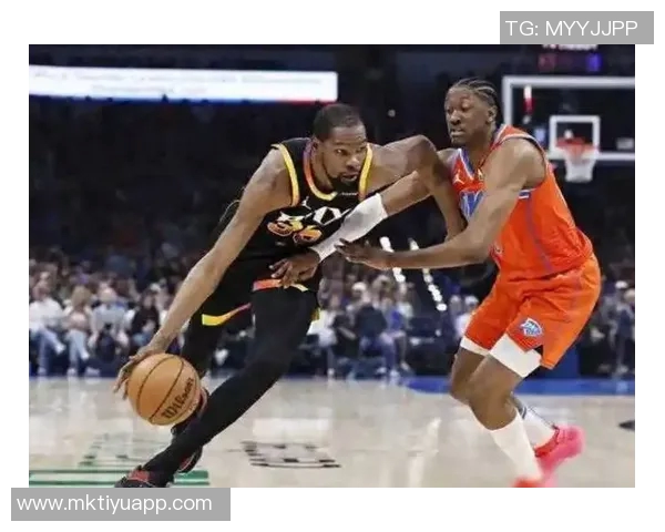 杜兰特回应前NBA球员批评阿门斗殴事件引发热议与争论 杜兰特回应前NBA球员批评阿门斗殴事件引发热议与争论