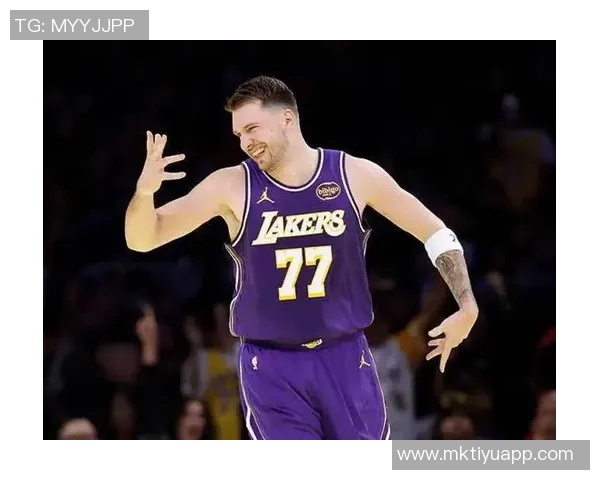 东契奇单节20分表现超越詹姆斯历史第六成就引发热议 东契奇单节20分表现超越詹姆斯历史第六成就引发热议