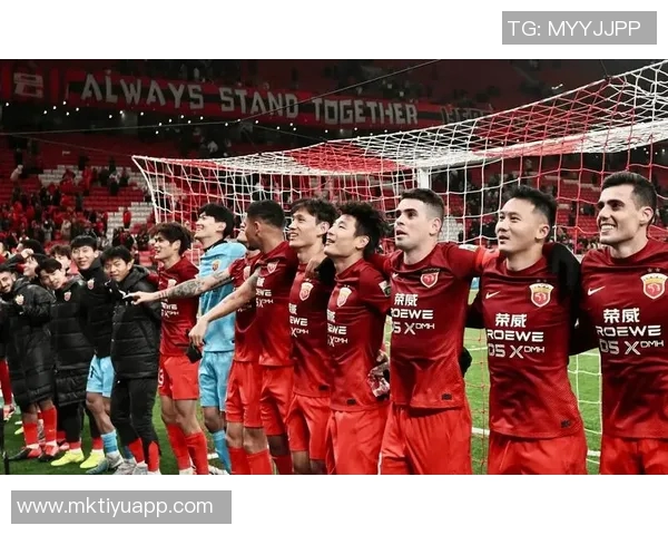 中超前四强如同连环车祸争冠悬念依旧引人关注 中超前四强如同连环车祸争冠悬念依旧引人关注