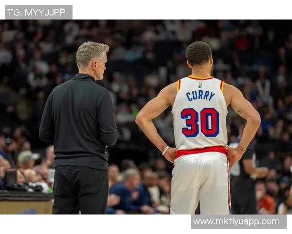 科尔透露库里每日坚持一小时拉伸与力量训练保持最佳状态