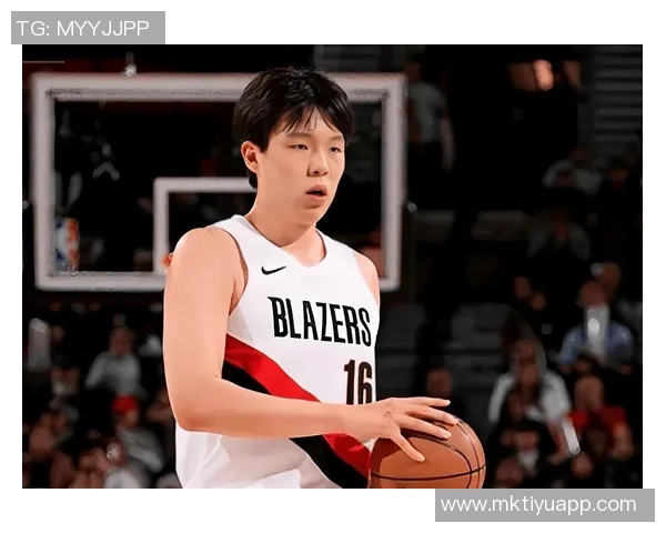 尼克斯抢断如潮比赛强度让杨瀚森面临被动局面分析