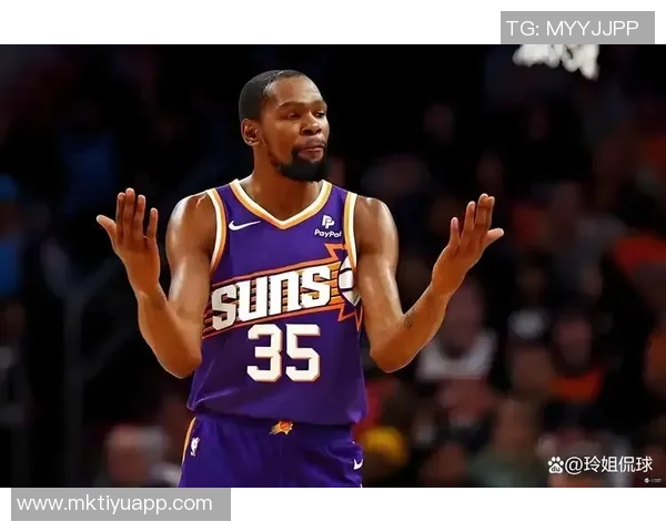 杜兰特赞阿门为全能球员定义无限展现无与伦比的篮球才华 杜兰特赞阿门为全能球员定义无限展现无与伦比的篮球才华